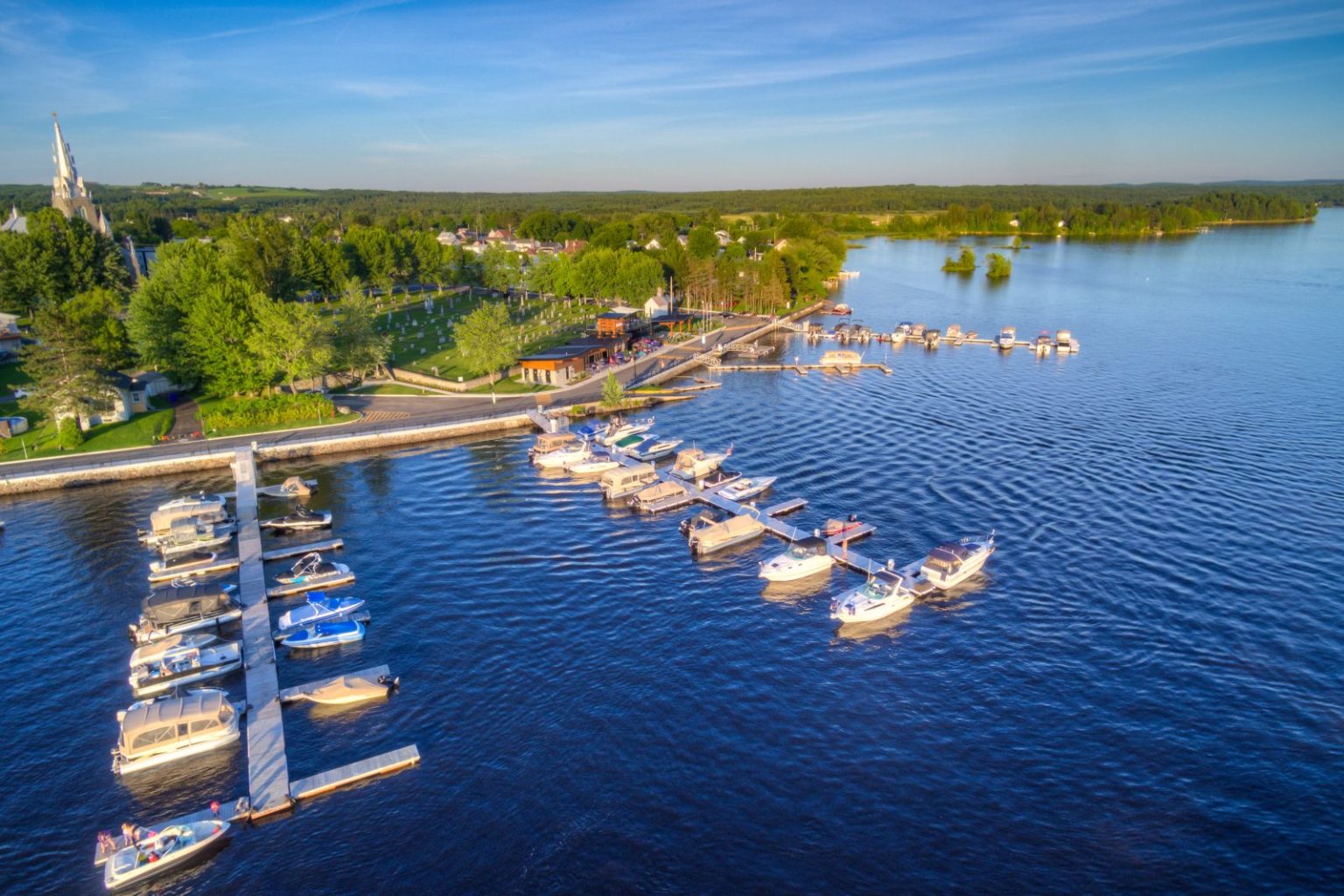 Les marinas de Disraeli et de BeaulacGarthby bientôt accessibles