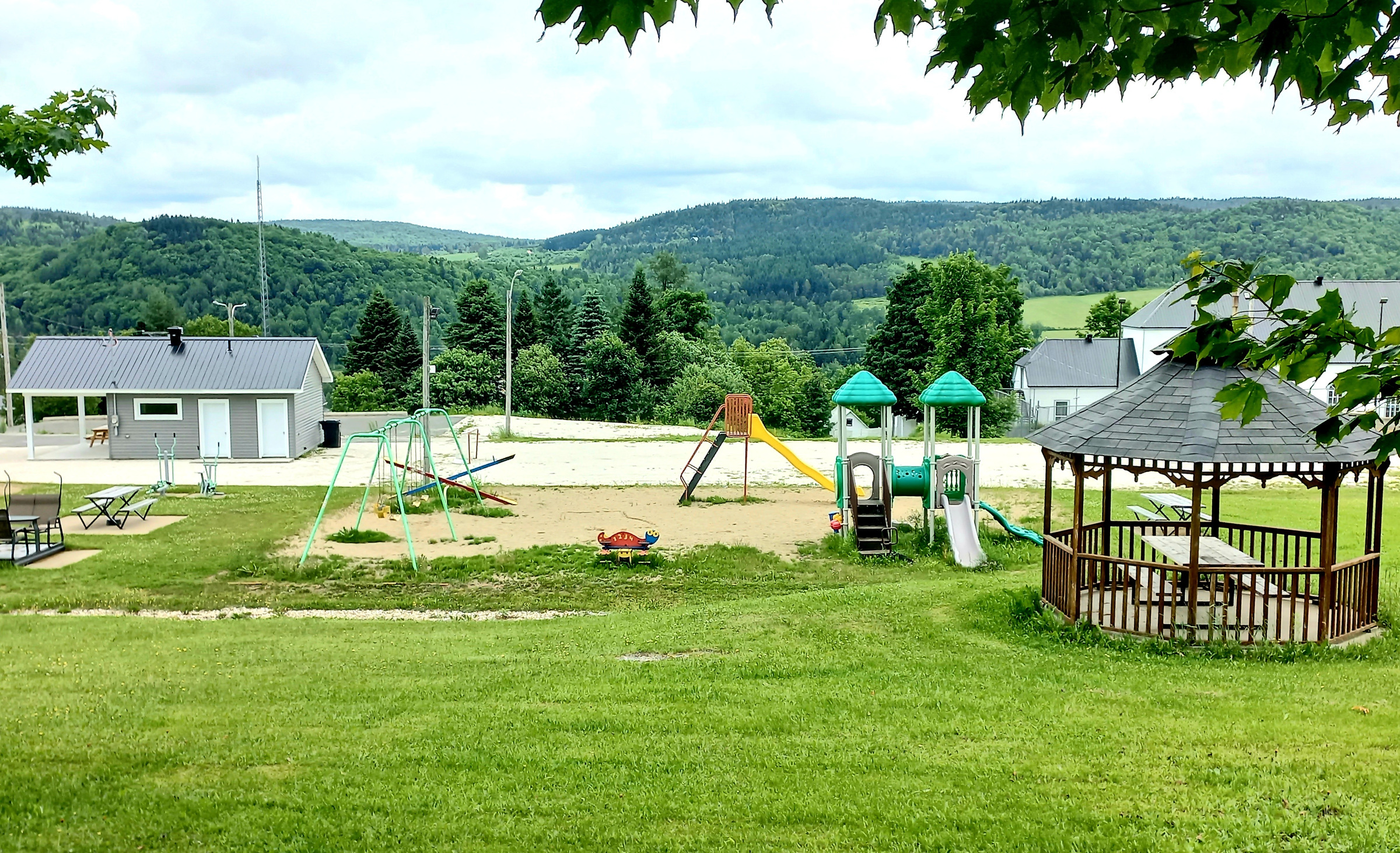 Projet d'aménagement du parc municipal à SaintFortunat Courrier