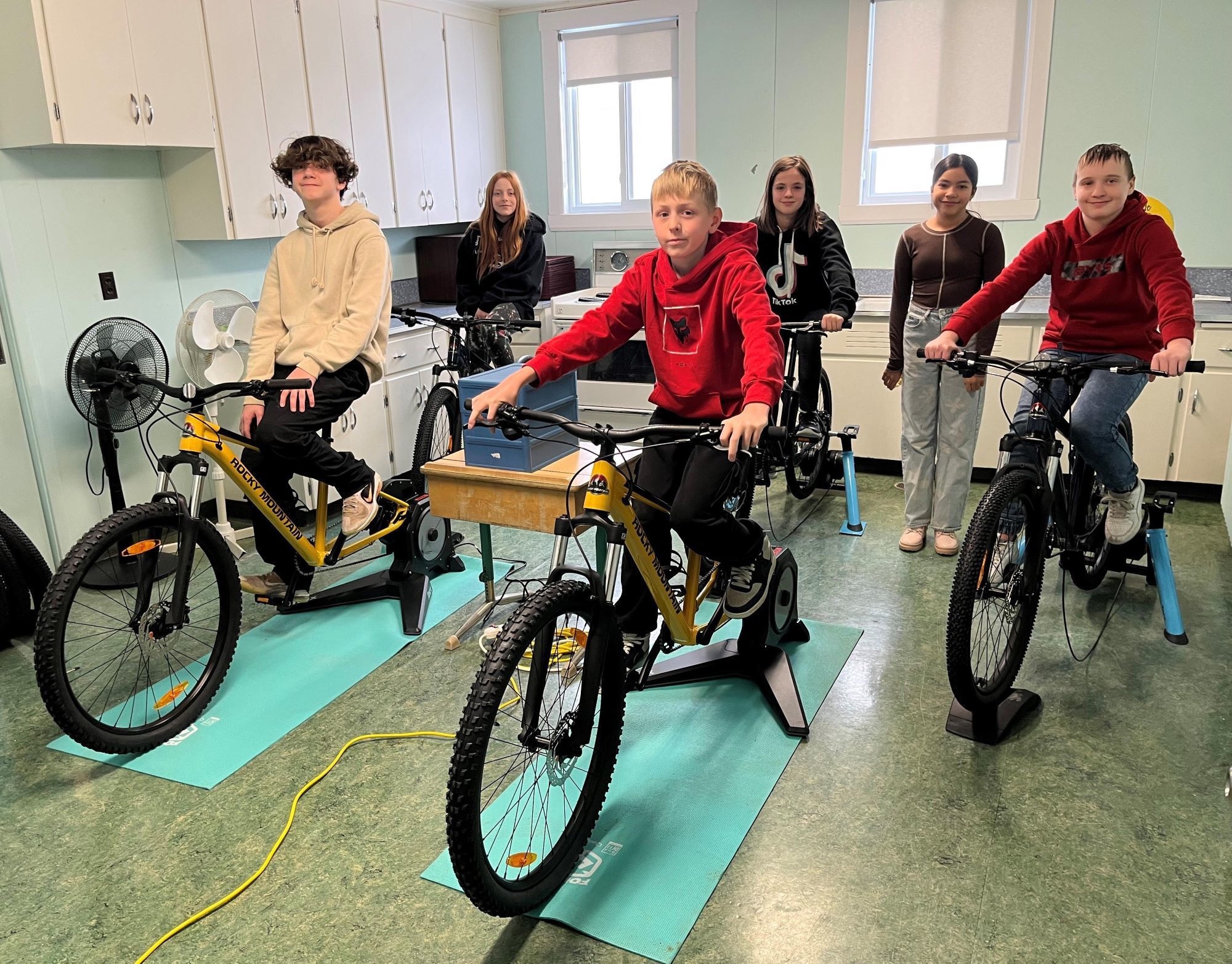 L'école de l'Étincelle lance un projet de vélo de montagne - Courrier ...