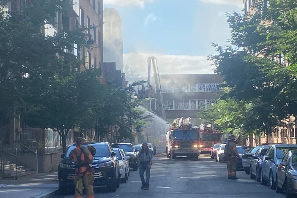 The Ravage Quebec Building Un immeuble du centre-ville de Montréal est ravagé par un incendie ...
