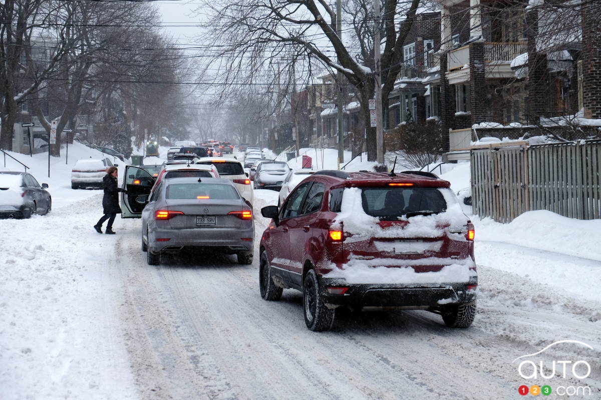 Feux de détresse en hiver : attention aux règles qui varient dune province à lautre