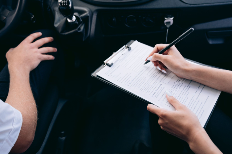 Signature de contrat d’assurance