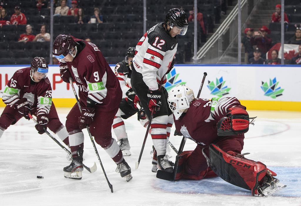 Bedard et le Canada s’imposent lors d’une victoire de 5-2 contre la Lettonie